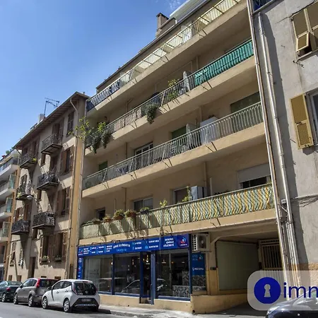 Air-conditioned In The Carras District Close To The Sea