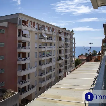 Air-conditioned In The Carras District Close To The Sea