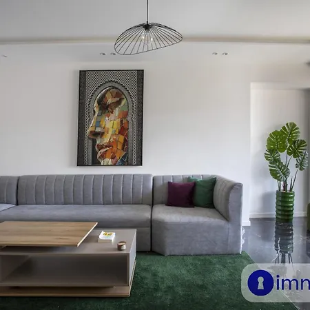 Air-conditioned In The Carras District Close To The Sea